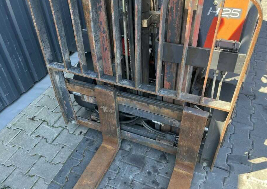 رافعة شوكية تعمل بالغاز Linde H25T: صورة 9