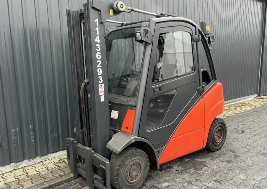 Linde H25T - رافعة شوكية تعمل بالغاز: صورة 1 Linde H25T - رافعة شوكية تعمل بالغاز: صورة 1