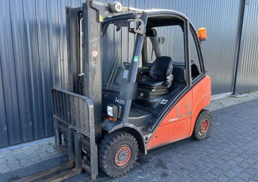 Linde H25T - رافعة شوكية تعمل بالغاز: صورة 1 Linde H25T - رافعة شوكية تعمل بالغاز: صورة 1