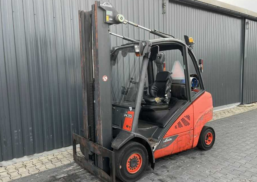 Linde H35T-01 - رافعة شوكية تعمل بالغاز: صورة 1 Linde H35T-01 - رافعة شوكية تعمل بالغاز: صورة 1