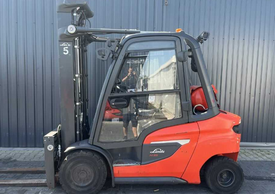 Linde H35T-01 - رافعة شوكية تعمل بالغاز: صورة 2 Linde H35T-01 - رافعة شوكية تعمل بالغاز: صورة 2