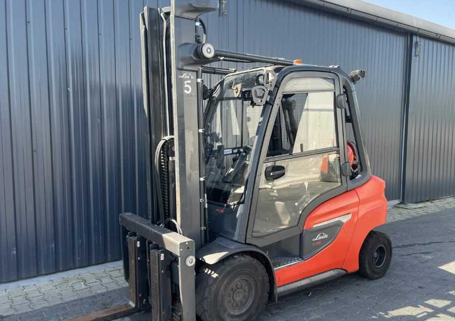Linde H35T-01 - رافعة شوكية تعمل بالغاز: صورة 1 Linde H35T-01 - رافعة شوكية تعمل بالغاز: صورة 1
