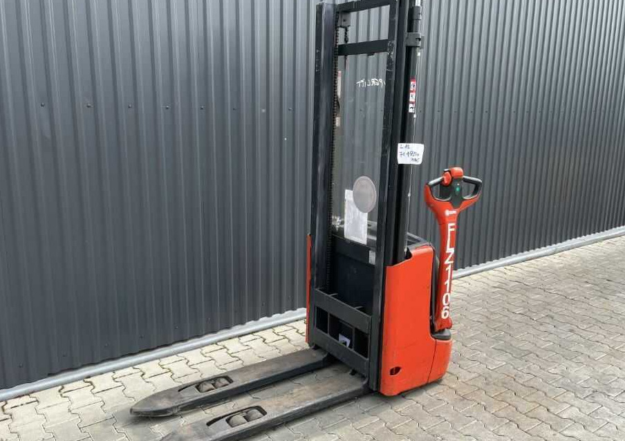 Linde L10 - آلة التكديس: صورة 1 Linde L10 - آلة التكديس: صورة 1