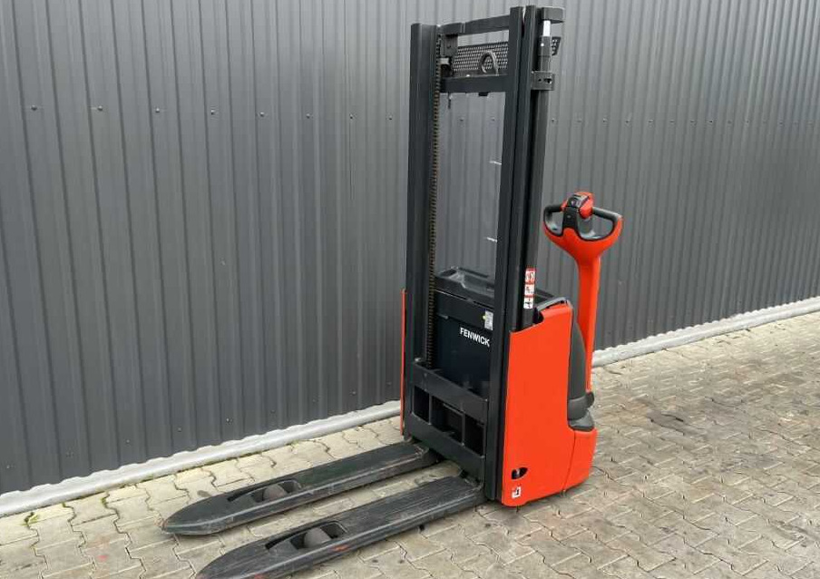 Linde L12 - آلة التكديس: صورة 1 Linde L12 - آلة التكديس: صورة 1