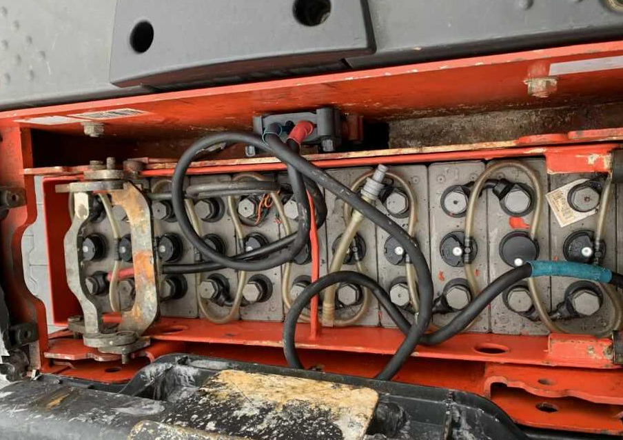 Linde P30C - جرار السحب الكهربائي: صورة 5 Linde P30C - جرار السحب الكهربائي: صورة 5