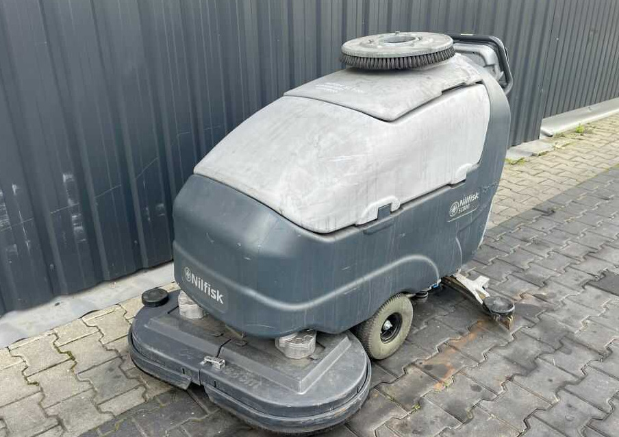 Nilfisk SC600 - ماكينة فرك وتجفيف: صورة 1 Nilfisk SC600 - ماكينة فرك وتجفيف: صورة 1