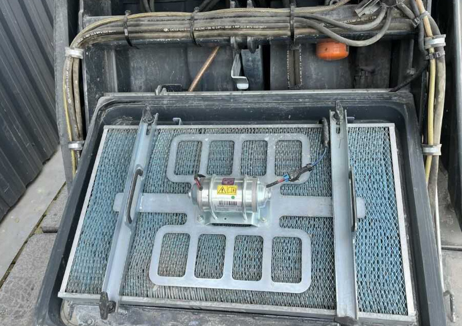 Nilfisk SR1601 - كناسة المناطق الصناعية: صورة 4 Nilfisk SR1601 - كناسة المناطق الصناعية: صورة 4