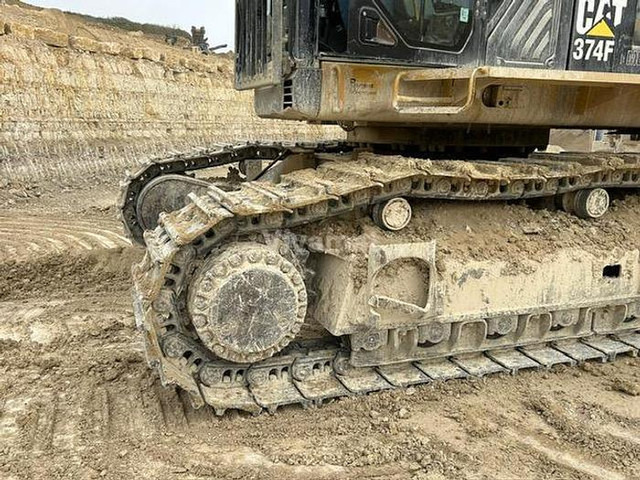 حفارة Caterpillar 374 LME: صورة 6