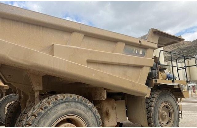 Caterpillar 771D - شاحنة التعدين: صورة 2 Caterpillar 771D - شاحنة التعدين: صورة 2