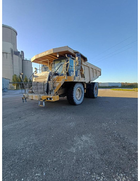 Caterpillar 775F - شاحنة قلاب صلبة: صورة 1 Caterpillar 775F - شاحنة قلاب صلبة: صورة 1