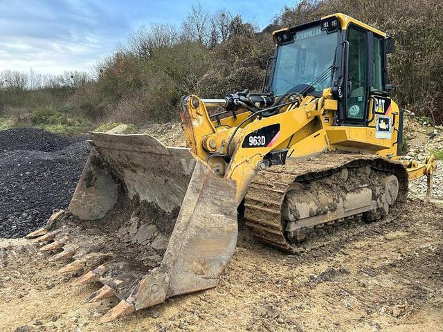 Caterpillar 963D - تركس: صورة 1 Caterpillar 963D - تركس: صورة 1