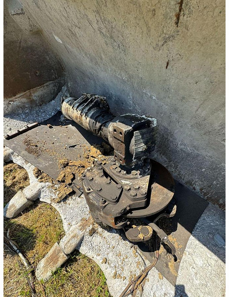 بكت Caterpillar 973C: صورة 6