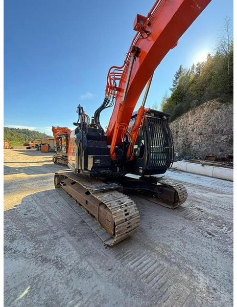 Hitachi ZX225USLC-6 - حفار زحاف: صورة 4 Hitachi ZX225USLC-6 - حفار زحاف: صورة 4