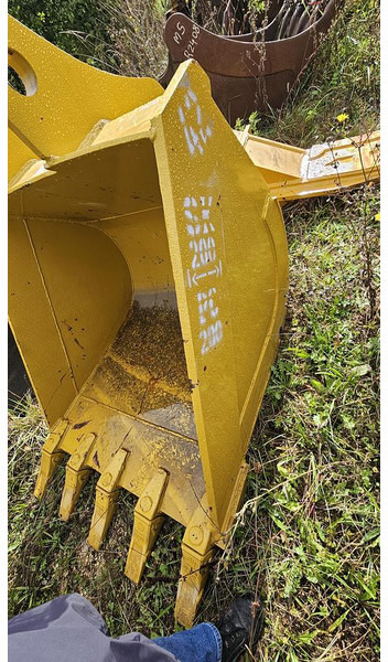 Komatsu PC200 - بكت: صورة 3 Komatsu PC200 - بكت: صورة 3