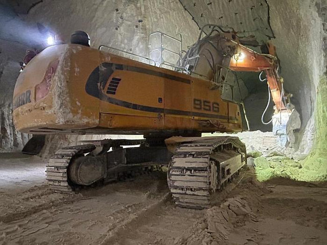 Liebherr R956HD - حفار زحاف: صورة 1 Liebherr R956HD - حفار زحاف: صورة 1