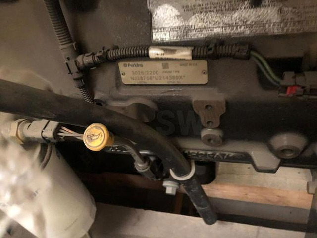 Perkins IOPU 74,5 KW 100 CV 2200 RPM - محرك: صورة 1 Perkins IOPU 74,5 KW 100 CV 2200 RPM - محرك: صورة 1