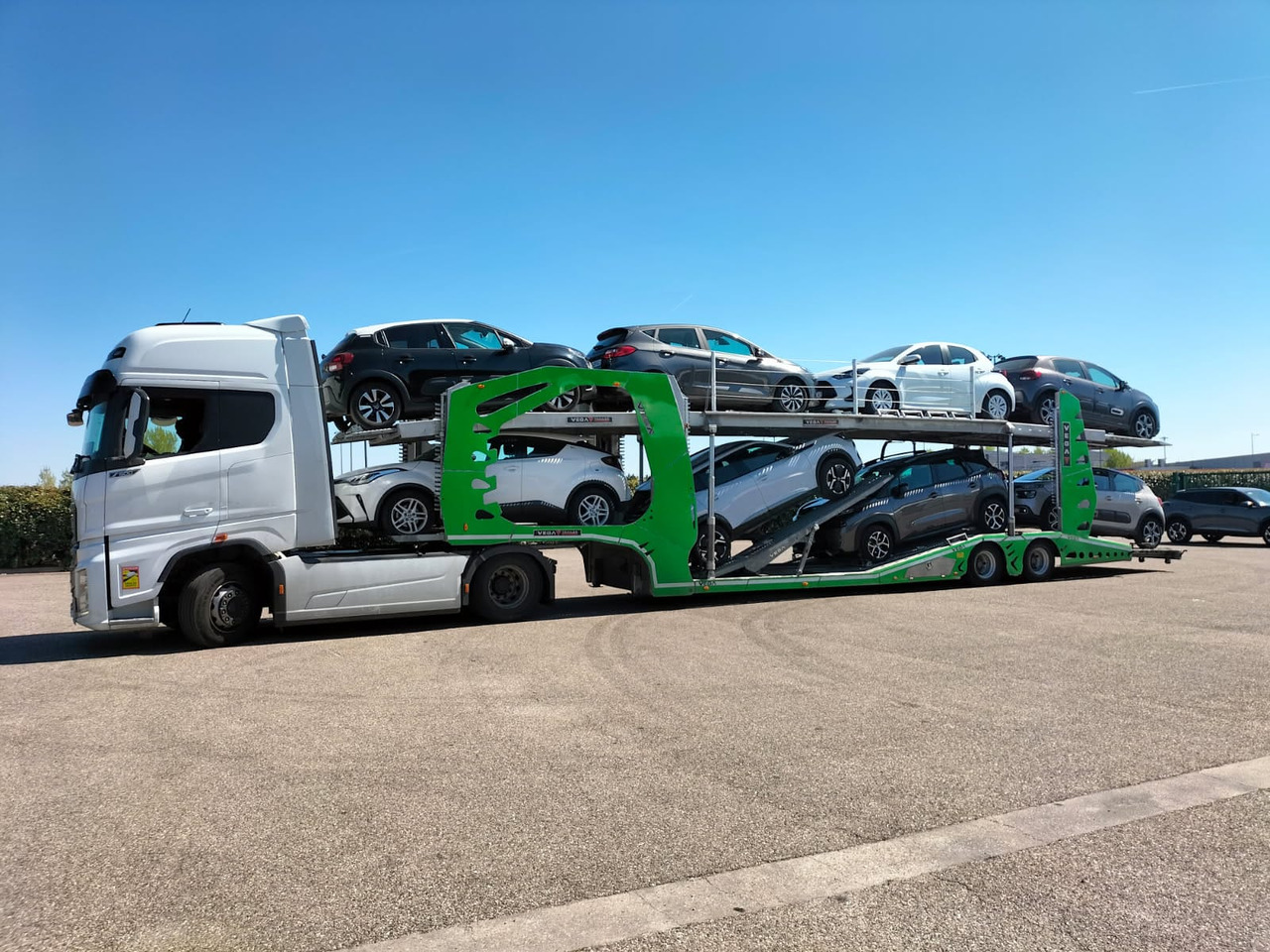 Car Carrier - نصف مقطورة نقل السيارات: صورة 3 Car Carrier - نصف مقطورة نقل السيارات: صورة 3