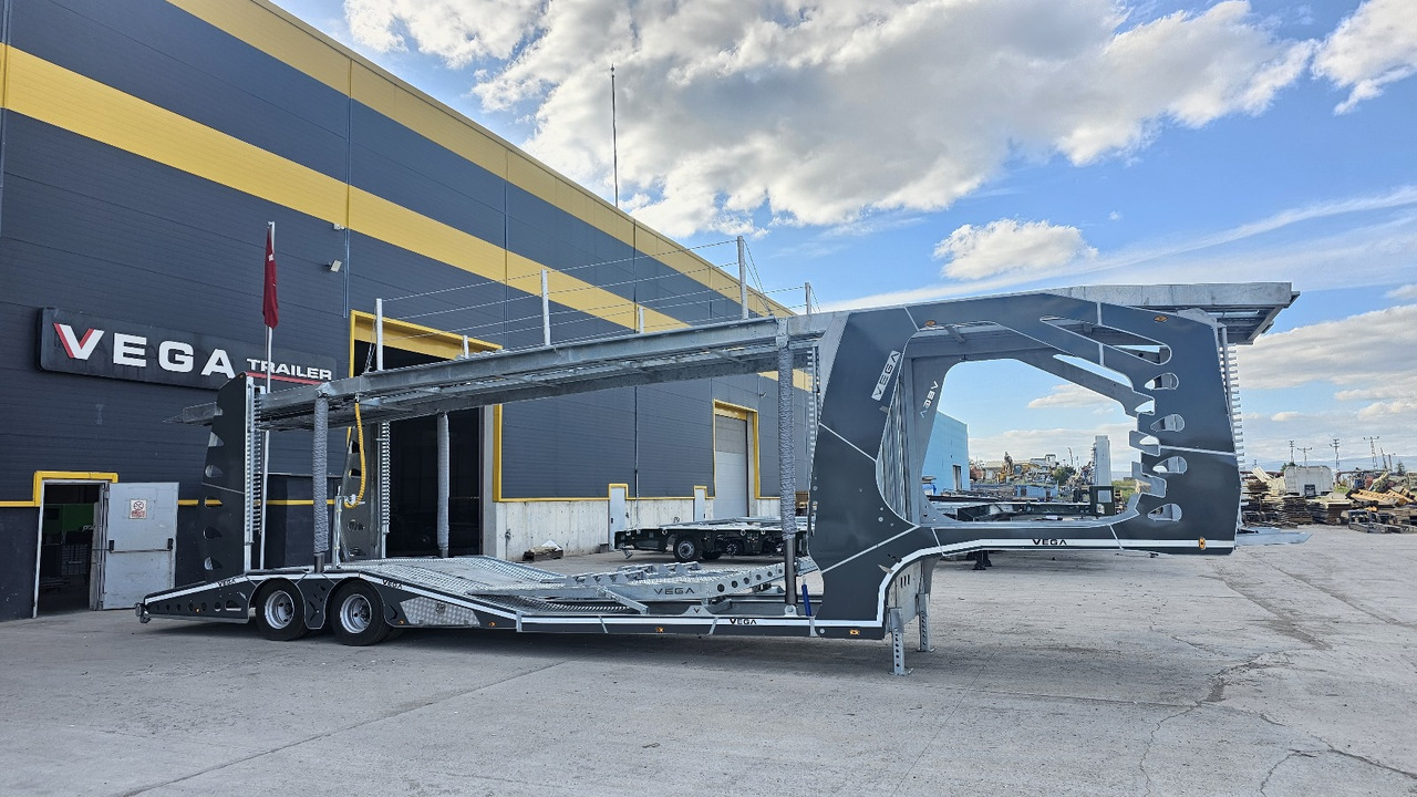 Car Carrier - نصف مقطورة نقل السيارات: صورة 1 Car Carrier - نصف مقطورة نقل السيارات: صورة 1