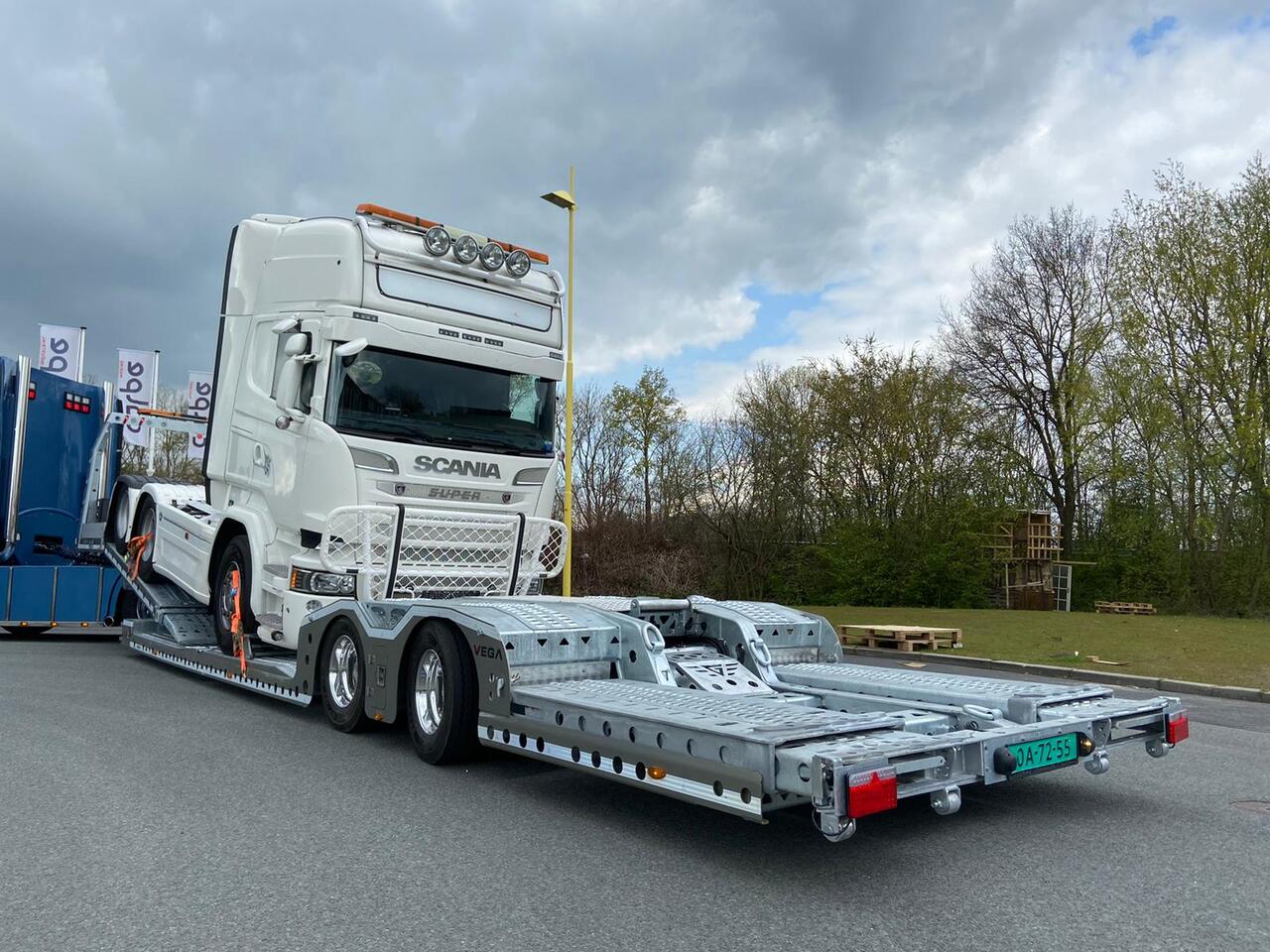 Vegafix (2 Axle Truck Carrier)  Vegafix (2 Axle Truck Carrier): صورة 6 Vegafix (2 Axle Truck Carrier)  Vegafix (2 Axle Truck Carrier): صورة 6