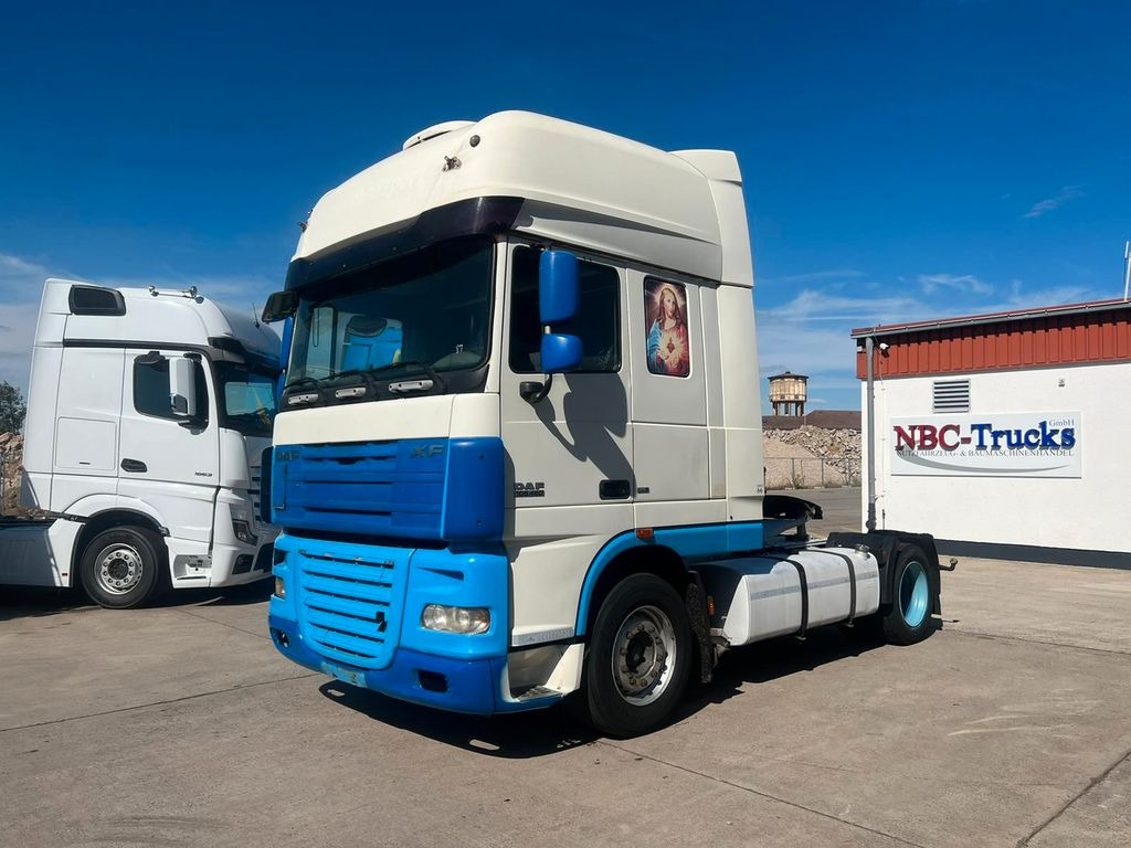 DAF XF 105.460 * VERST.SATTELKUPP * ANALOGTACHO * - وحدة جر: صورة 1 DAF XF 105.460 * VERST.SATTELKUPP * ANALOGTACHO * - وحدة جر: صورة 1