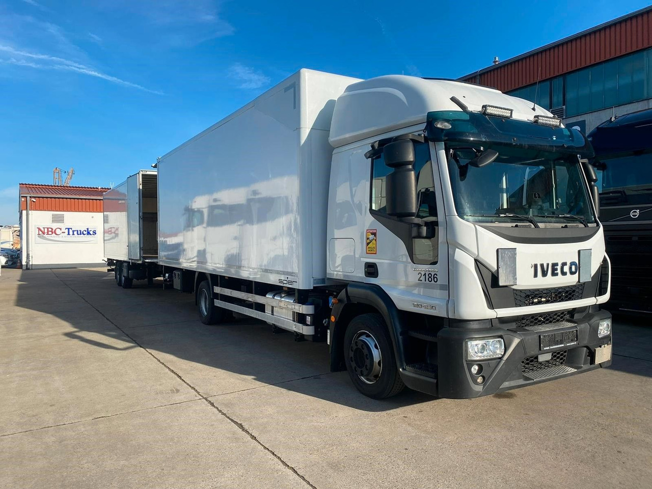 Iveco EUROCARGO 120E250 * MOTORSCHADEN * SCHLAFKABINE - شاحنة مقفلة: صورة 1 Iveco EUROCARGO 120E250 * MOTORSCHADEN * SCHLAFKABINE - شاحنة مقفلة: صورة 1