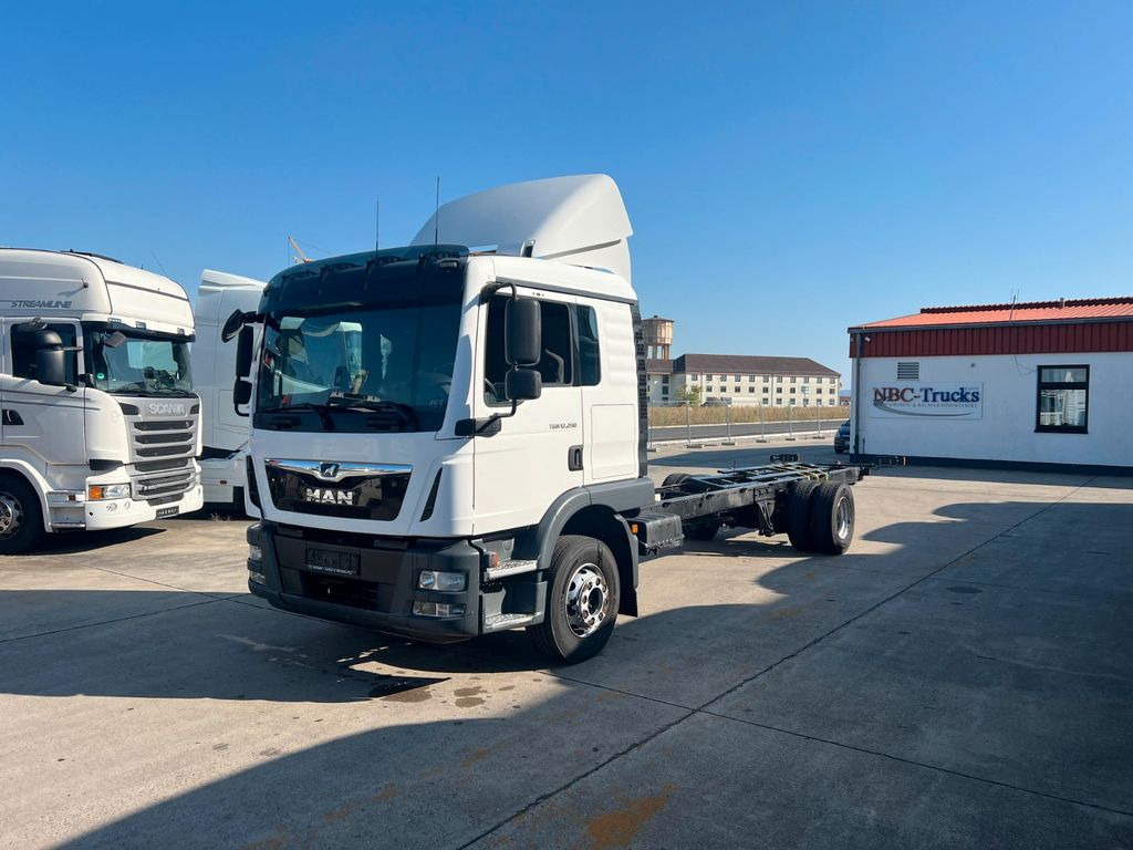 MAN TGM 12.290 * KLIMA * MOTORBREMSE * STANDHEIZUNG - شاحنة هيكل كابينة: صورة 1 MAN TGM 12.290 * KLIMA * MOTORBREMSE * STANDHEIZUNG - شاحنة هيكل كابينة: صورة 1