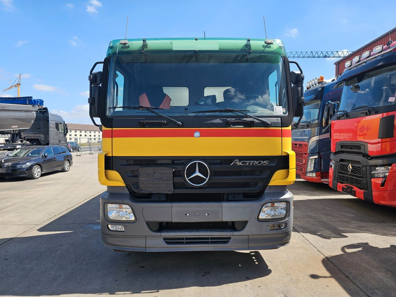 Mercedes-Benz ACTROS 1832 * OBER-& UNTER * 2 KAMMER * KLIMA * - شاحنة صهريج: صورة 2 Mercedes-Benz ACTROS 1832 * OBER-& UNTER * 2 KAMMER * KLIMA * - شاحنة صهريج: صورة 2