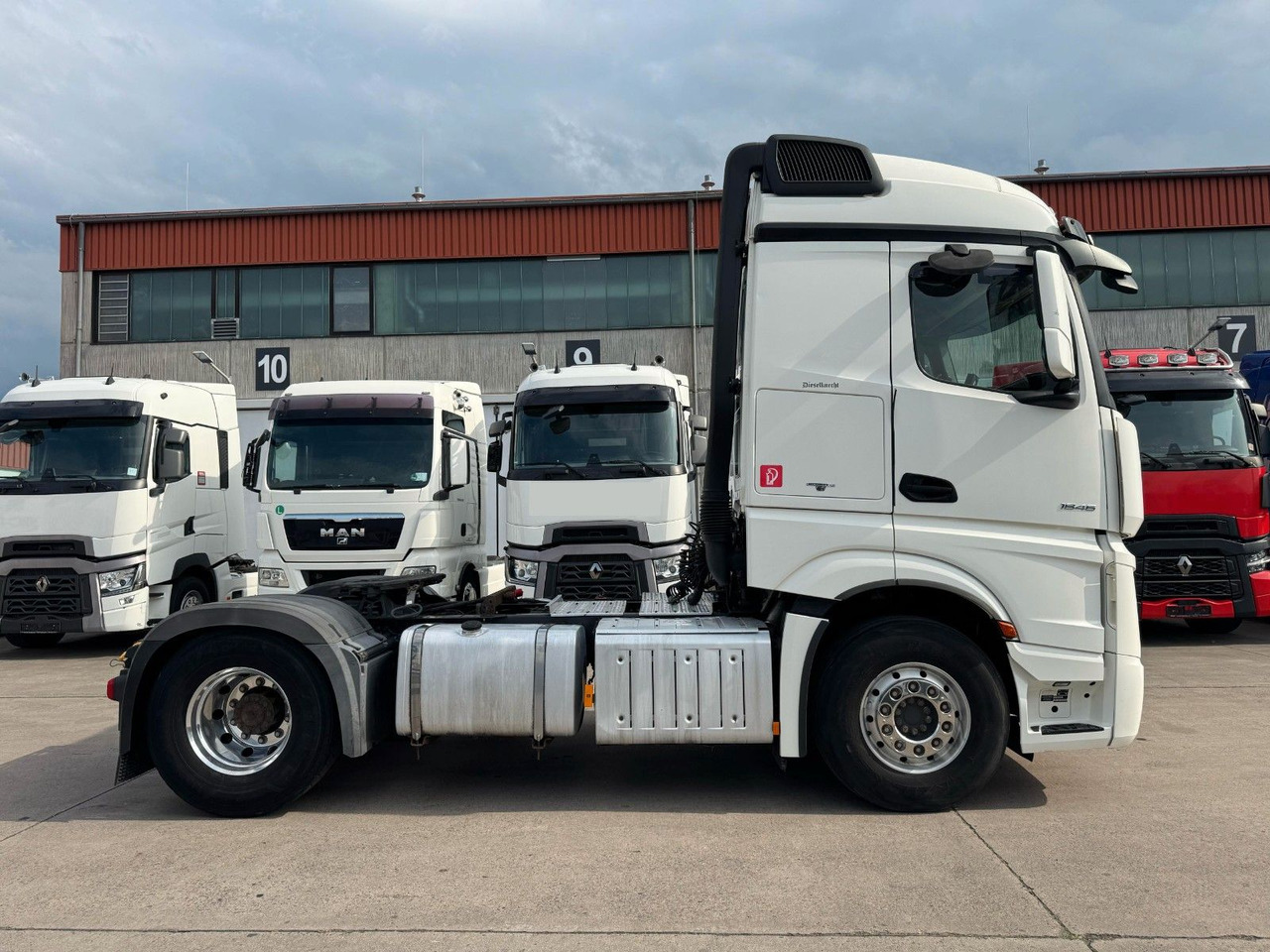 Mercedes-Benz ACTROS 1846 * RETARDER + 2X TANK * ALCOA * KIPPH - وحدة جر: صورة 5 Mercedes-Benz ACTROS 1846 * RETARDER + 2X TANK * ALCOA * KIPPH - وحدة جر: صورة 5