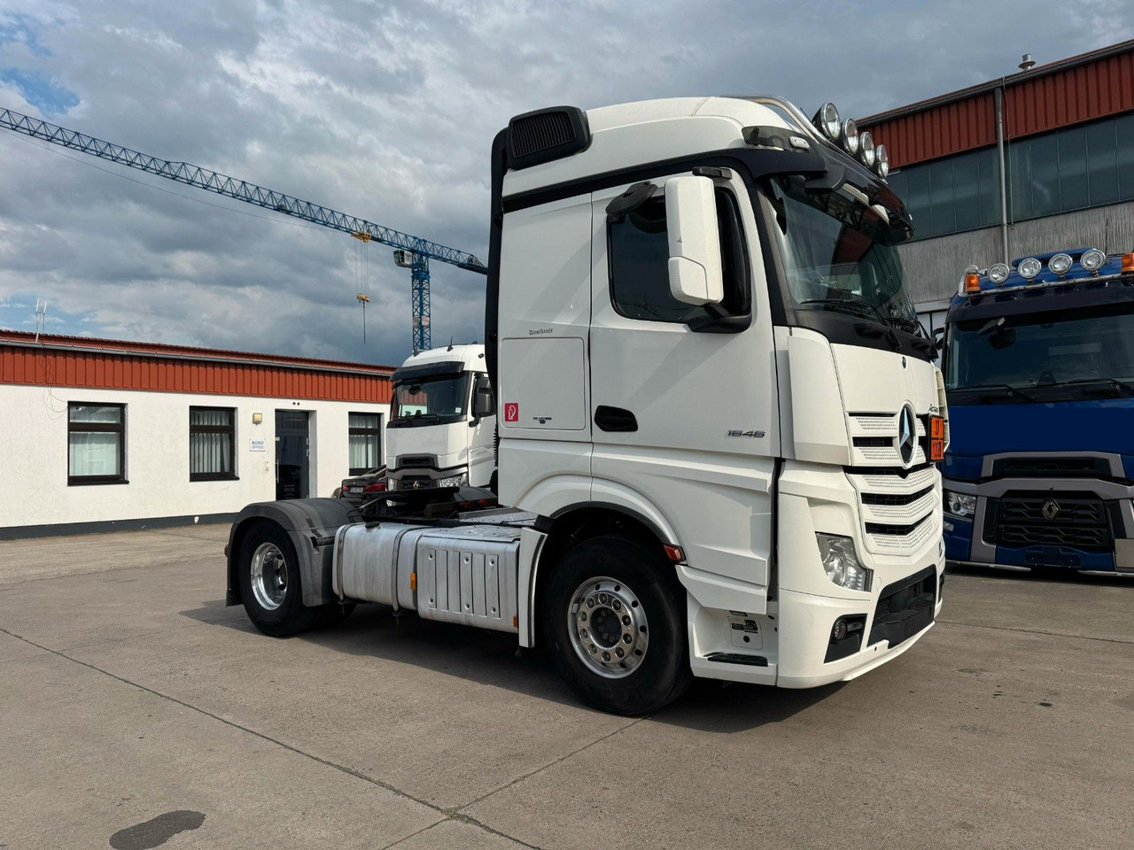 Mercedes-Benz ACTROS 1846 * RETARDER + 2X TANK * ALCOA * KIPPH - وحدة جر: صورة 4 Mercedes-Benz ACTROS 1846 * RETARDER + 2X TANK * ALCOA * KIPPH - وحدة جر: صورة 4