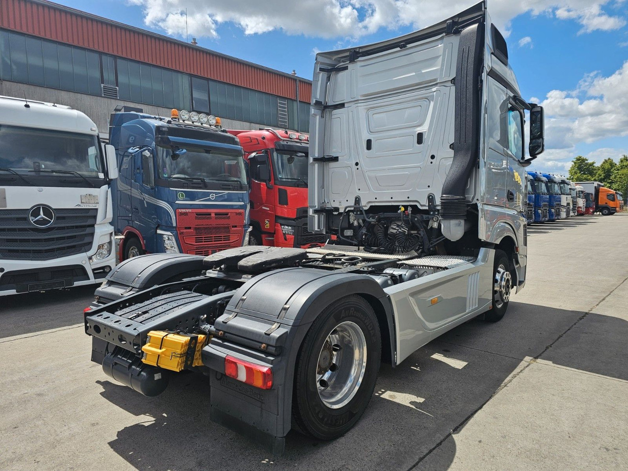 Mercedes-Benz ACTROS 1851 * 2X VORHANDEN * ACC * STANDH. *EUR5 - وحدة جر: صورة 5 Mercedes-Benz ACTROS 1851 * 2X VORHANDEN * ACC * STANDH. *EUR5 - وحدة جر: صورة 5