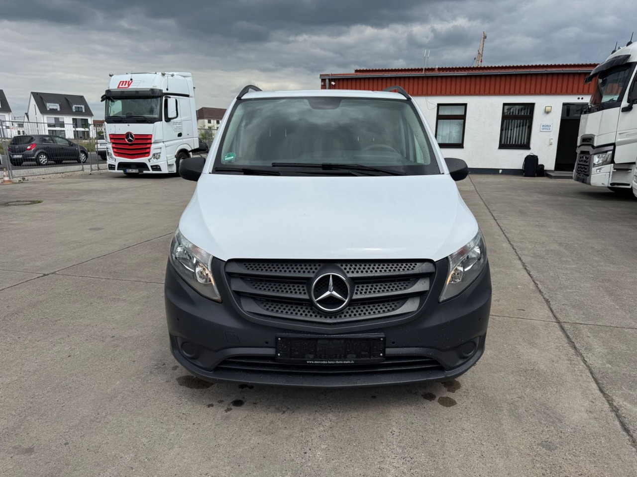 Mercedes-Benz VITO 111 CDI * LANG * KLIMA * SCHIEBETÜR R & L * - ميكروباص: صورة 2 Mercedes-Benz VITO 111 CDI * LANG * KLIMA * SCHIEBETÜR R & L * - ميكروباص: صورة 2