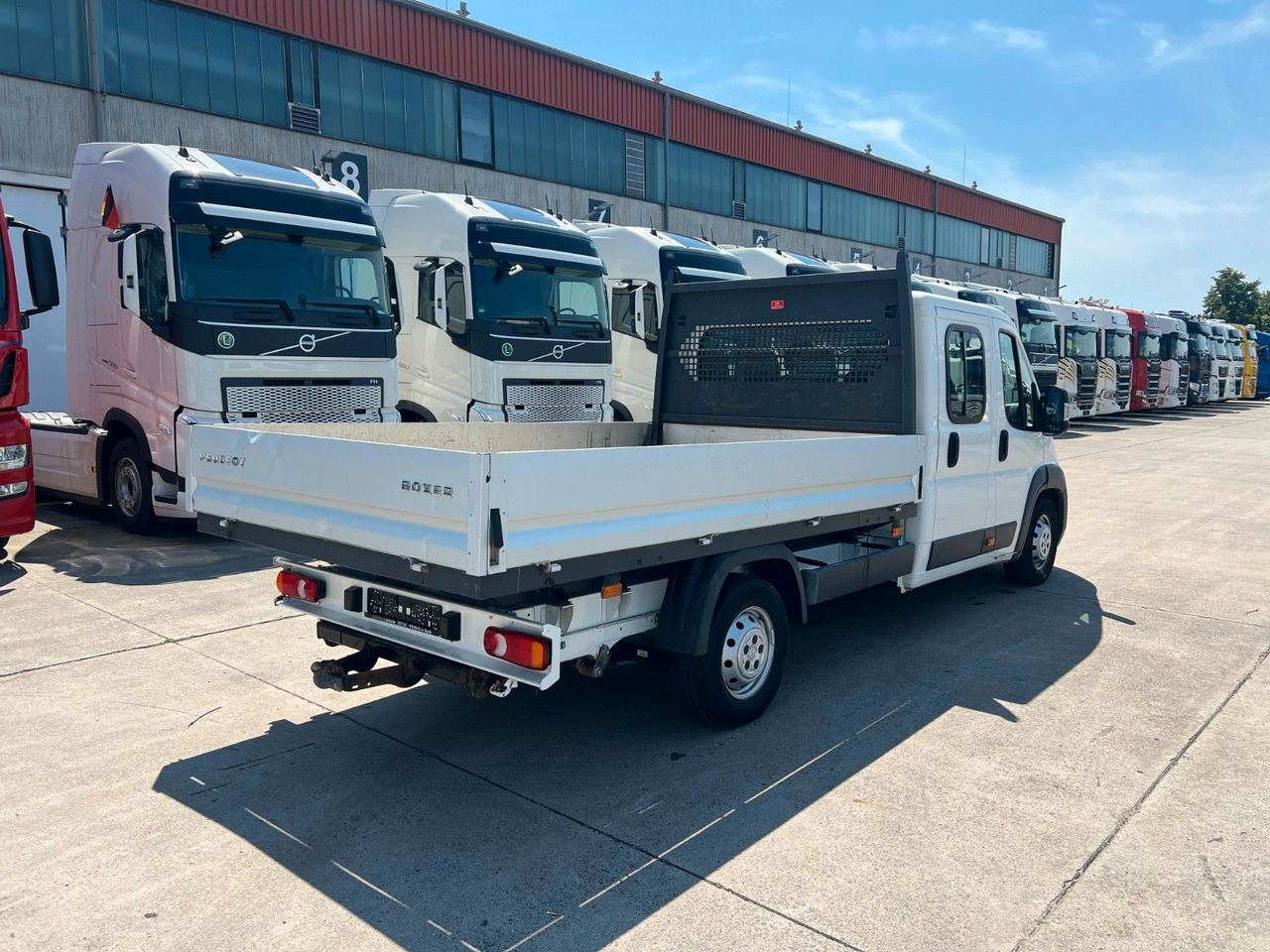 Peugeot Boxer * EURO 6 * 7 SITZER * 4 TÜRER * SCHALTGETR - شاحنة مفتوحة, الشاحنات الصغيرة كابينة مزدوجة: صورة 4 Peugeot Boxer * EURO 6 * 7 SITZER * 4 TÜRER * SCHALTGETR - شاحنة مفتوحة, الشاحنات الصغيرة كابينة مزدوجة: صورة 4