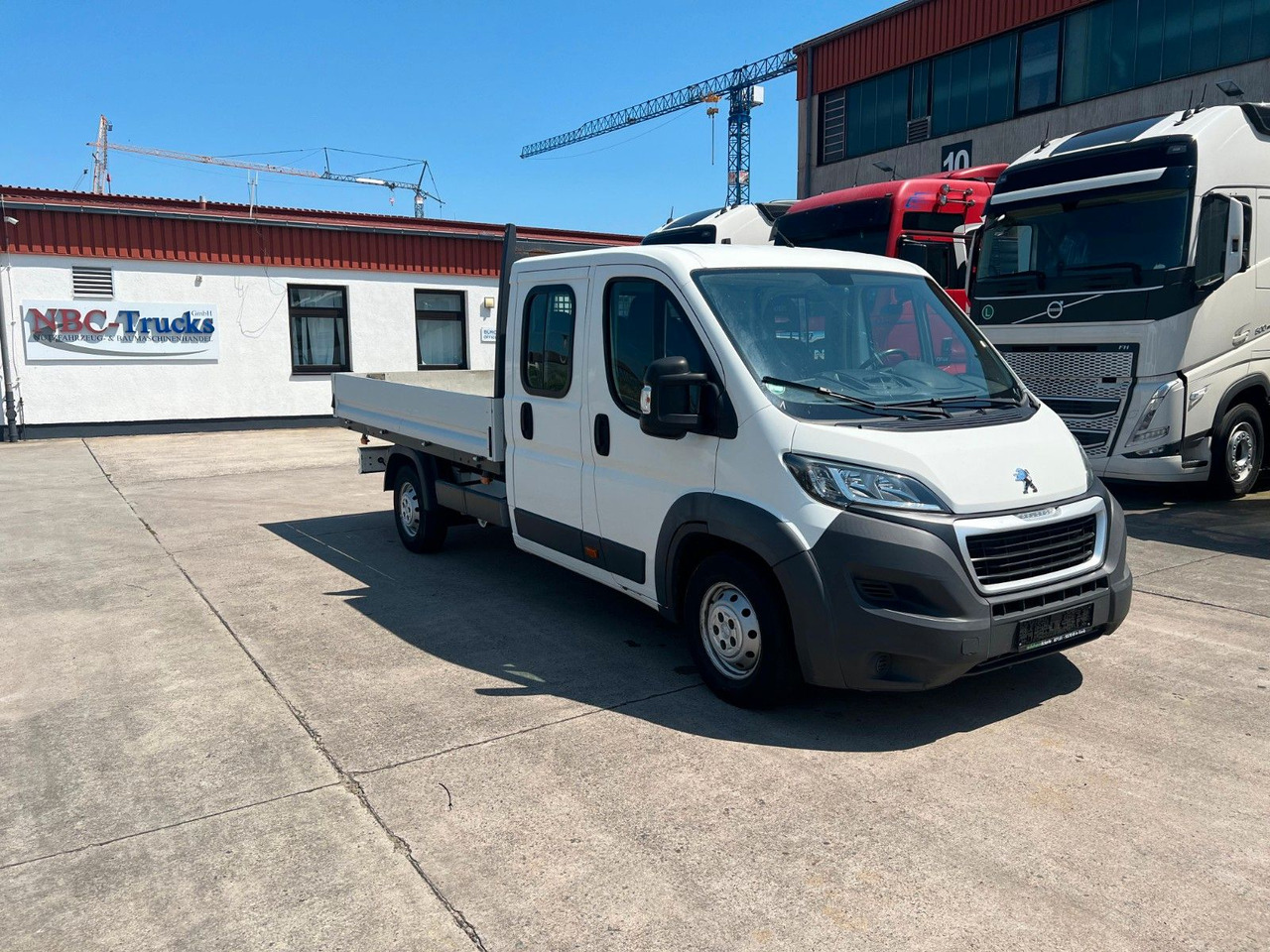 Peugeot Boxer * EURO 6 * 7 SITZER * 4 TÜRER * SCHALTGETR - شاحنة مفتوحة, الشاحنات الصغيرة كابينة مزدوجة: صورة 3 Peugeot Boxer * EURO 6 * 7 SITZER * 4 TÜRER * SCHALTGETR - شاحنة مفتوحة, الشاحنات الصغيرة كابينة مزدوجة: صورة 3