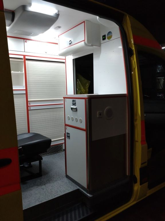 سيارة اسعاف Mercedes-Benz Sprinter ITW RTW 519  2x on Stock: صورة 9
