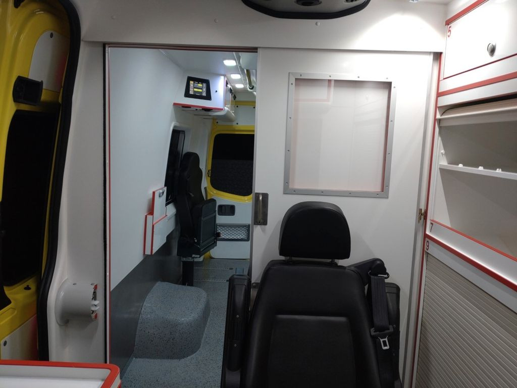 سيارة اسعاف Mercedes-Benz Sprinter ITW RTW 519  2x on Stock: صورة 8