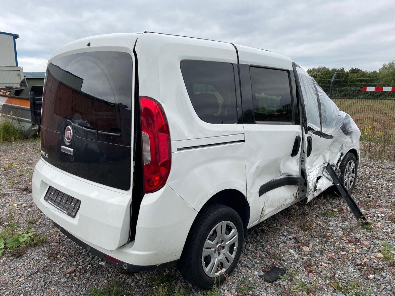 Fiat Doblo Maxi 1.6 M-Jet Euro6 Klima ZV - ميكروباص: صورة 3 Fiat Doblo Maxi 1.6 M-Jet Euro6 Klima ZV - ميكروباص: صورة 3