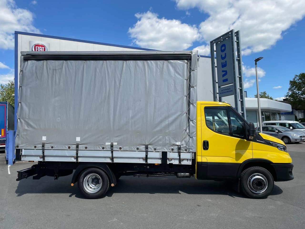 Iveco Daily 70C21HA8/P (72C) Euro6 Klima AHK Navi ZV - شاحنة ستارة جانبية: صورة 3 Iveco Daily 70C21HA8/P (72C) Euro6 Klima AHK Navi ZV - شاحنة ستارة جانبية: صورة 3