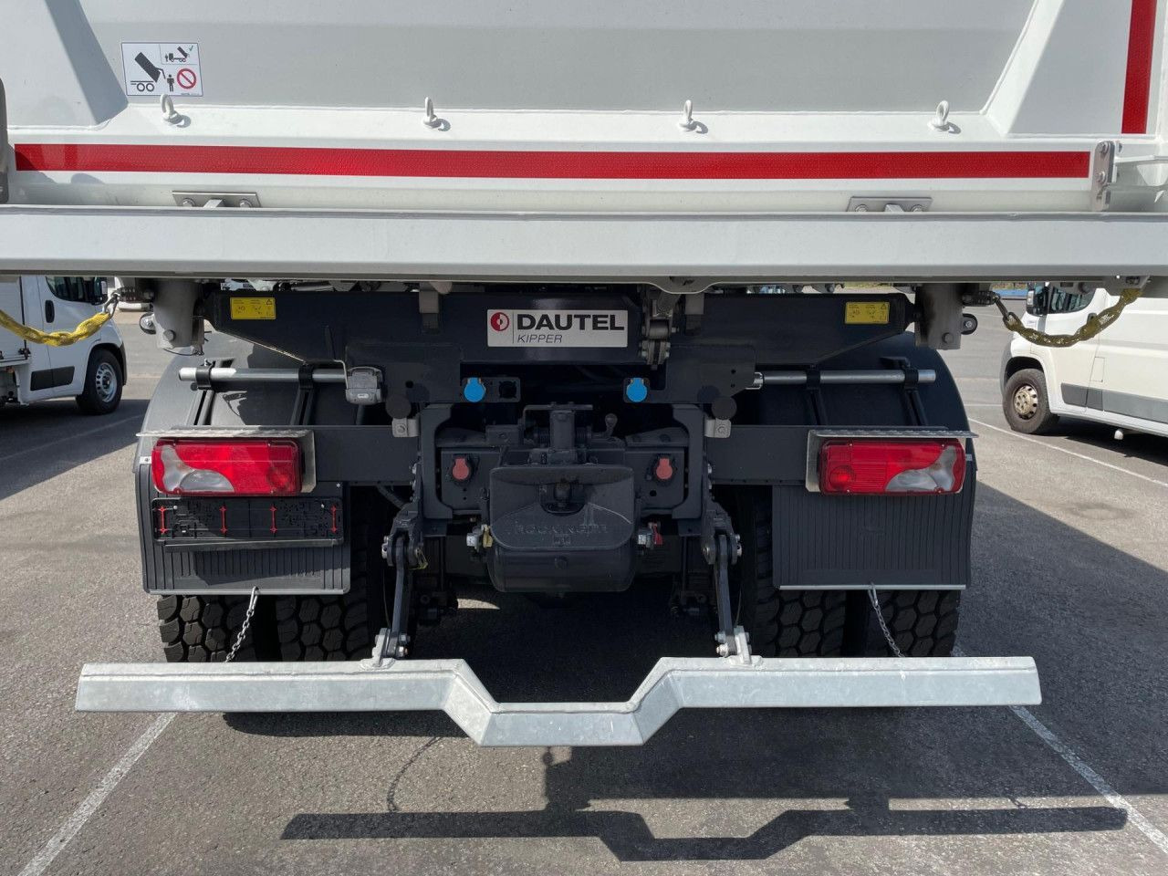 Iveco X-Way AD300X54Z HR OFF - شاحنة قلاب: صورة 4 Iveco X-Way AD300X54Z HR OFF - شاحنة قلاب: صورة 4
