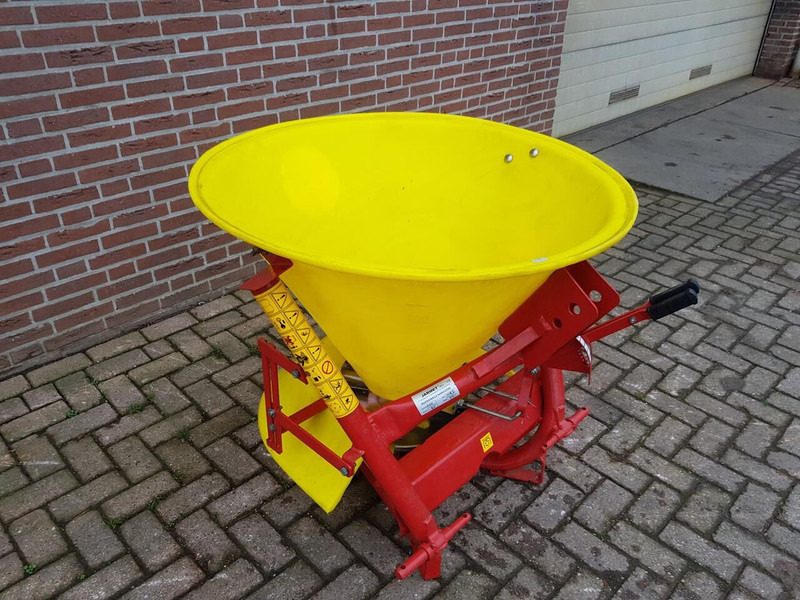 Jarmet Zoutstrooier - آلة رش السماد: صورة 3 Jarmet Zoutstrooier - آلة رش السماد: صورة 3