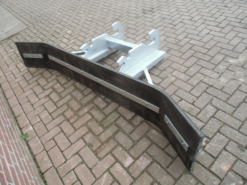 N4610, Rubberschuif CW 2/3 - معدات حرث التربة: صورة 3 N4610, Rubberschuif CW 2/3 - معدات حرث التربة: صورة 3