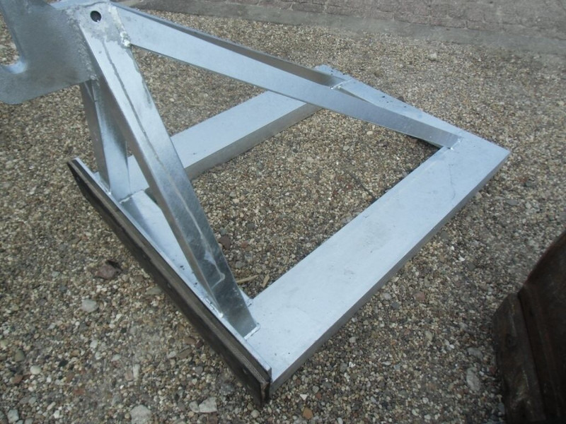 Onbekend Werktuigendrager - وصلة العجلة الخامسة: صورة 2 Onbekend Werktuigendrager - وصلة العجلة الخامسة: صورة 2