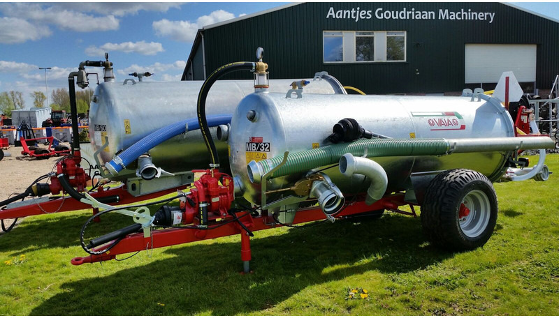 Watertank met haspel - آلة رش السماد الطبيعي: صورة 3 Watertank met haspel - آلة رش السماد الطبيعي: صورة 3