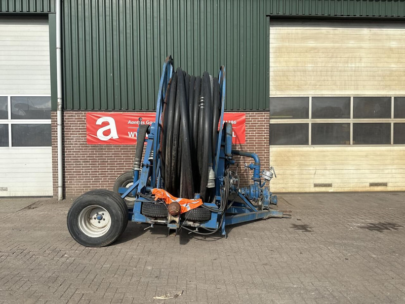 Haspel met eigen pomp - Gebruikt - بخاخ مركب على الجرار: صورة 1 Haspel met eigen pomp - Gebruikt - بخاخ مركب على الجرار: صورة 1