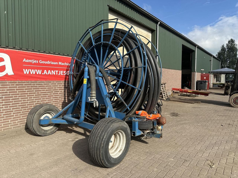 Haspel met eigen pomp - Gebruikt - بخاخ مركب على الجرار: صورة 3 Haspel met eigen pomp - Gebruikt - بخاخ مركب على الجرار: صورة 3