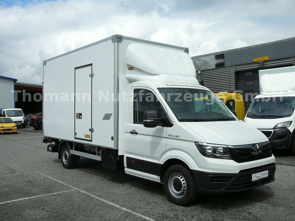 MAN TGE 3.180 Koffer Ladebordwand - شاحنة مغلقة الصندوق: صورة 1 MAN TGE 3.180 Koffer Ladebordwand - شاحنة مغلقة الصندوق: صورة 1
