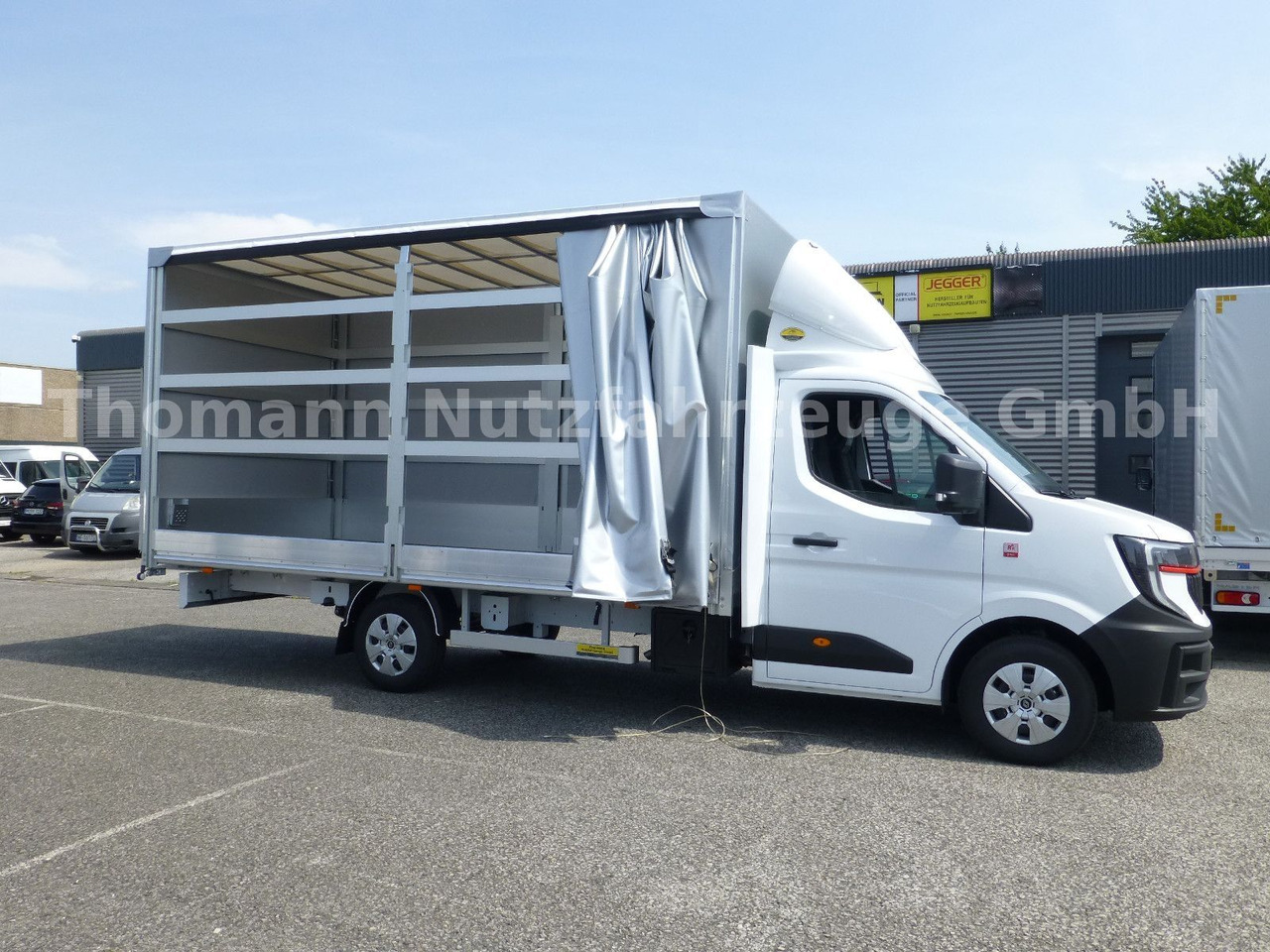 Renault NEW Master Pritsche Plane Vollalu - شاحنة ستارة جانبية: صورة 5 Renault NEW Master Pritsche Plane Vollalu - شاحنة ستارة جانبية: صورة 5