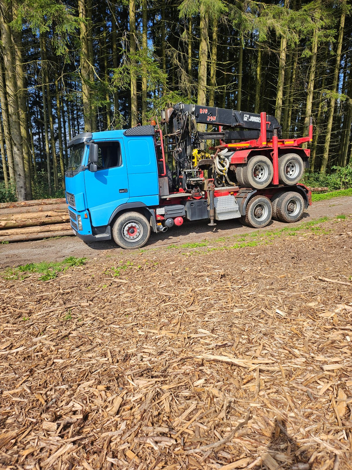 VOLVO FH16 - شاحنة قطع الأشجار: صورة 5 VOLVO FH16 - شاحنة قطع الأشجار: صورة 5