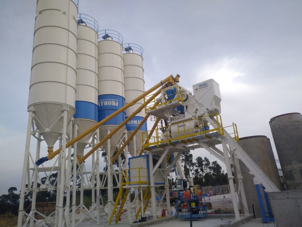 Promax Compact Skip Concrete Batching Plant CS100-TWN-LINE (100m3/h) - خزان الأسمنت: صورة 1 Promax Compact Skip Concrete Batching Plant CS100-TWN-LINE (100m3/h) - خزان الأسمنت: صورة 1