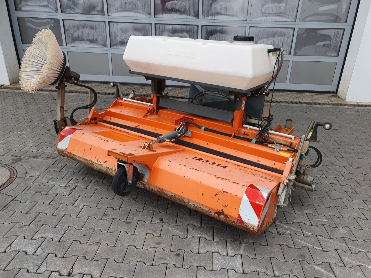 Bema 25 Dual Kehrmaschine / 2.050 mm / 2020 - مكنسة: صورة 2 Bema 25 Dual Kehrmaschine / 2.050 mm / 2020 - مكنسة: صورة 2