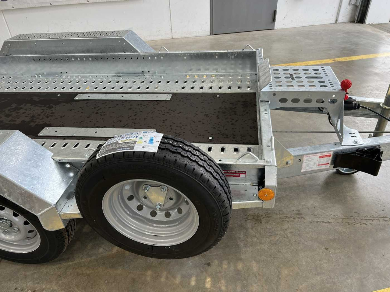 Brian James Cargo Digger Plant 2 / Länge 3.700mm / 3.500kg - مقطورة مسطحة منخفضة: صورة 4 Brian James Cargo Digger Plant 2 / Länge 3.700mm / 3.500kg - مقطورة مسطحة منخفضة: صورة 4